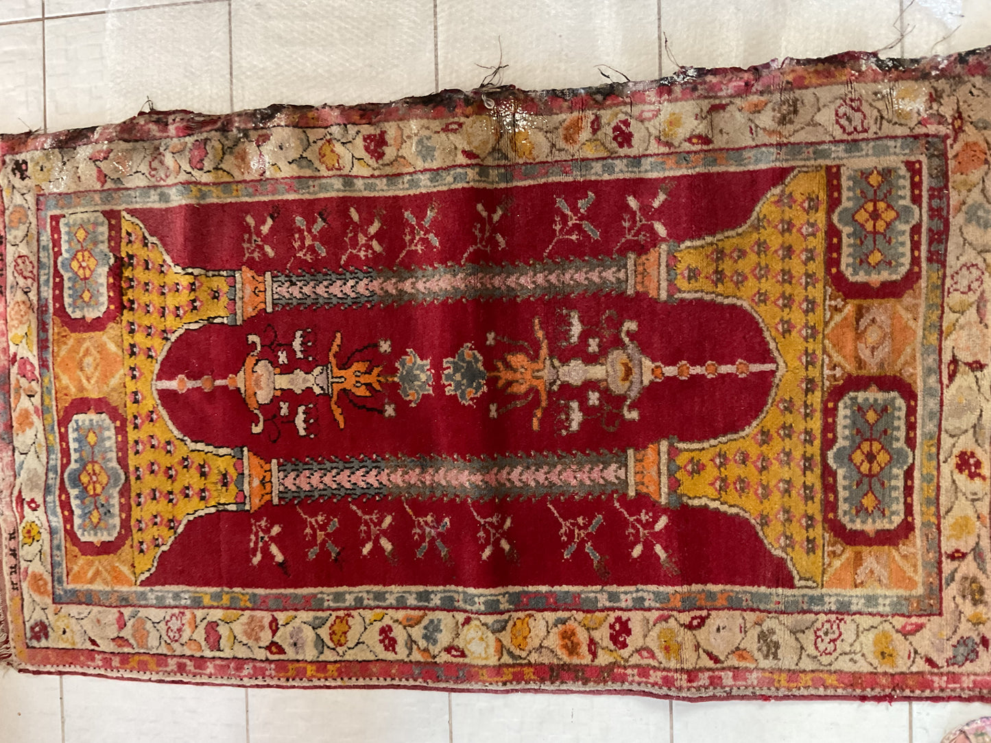Antique rug from Türkiye
